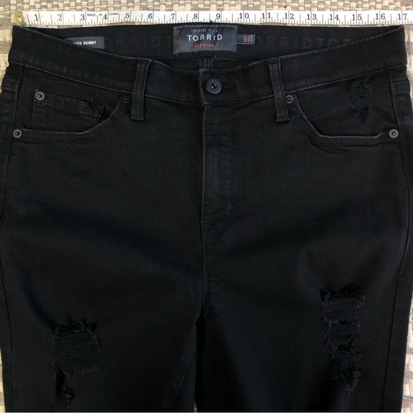 Torrid premium sky high skinny distressed jeans size 14T - Picture 5 of 12